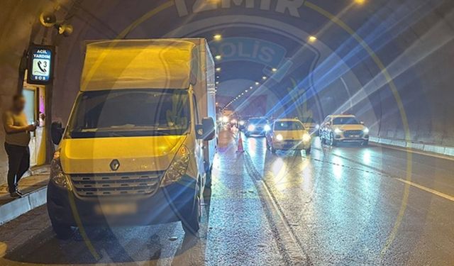 İzmir Emniyeti yola çıkacakları uyardı: Tüneldeki araç arızası Karşıyaka istikametini tıkadı