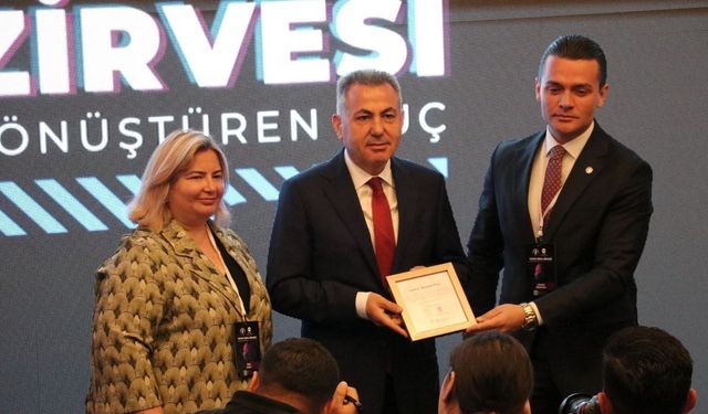 Vali Elban duyurdu: İzmir’de 2025’in ilk 4 ayında 75 organize suç örgütü çökertildi!
