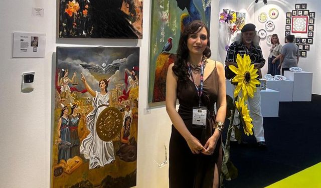 Sanat fuarında renkli dokunuşlar: Gökçenur Öztürk ilgi odağı oldu