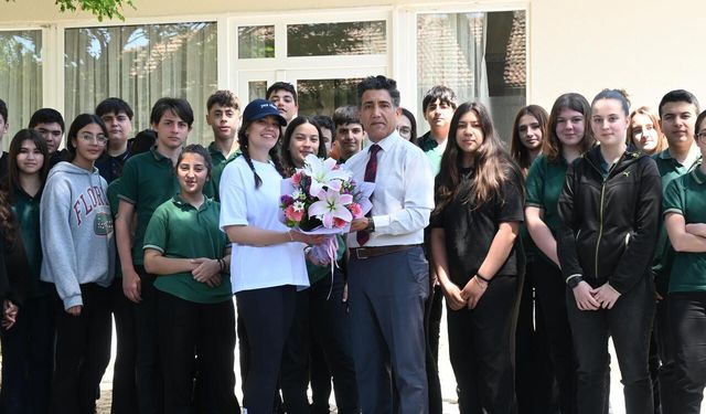 Semiha İrfan Çalı Lisesi'nde kariyer günleri: Yudum Kıvaçkaya öğrencilerle tecrübelerini paylaştı
