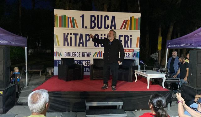 Saçıntı Buca Kitap Günleri’nde sahnedeydi: Mizah egemen güçlere karşıdır