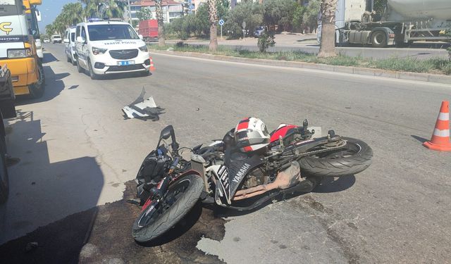 İzmir'de korkutan kaza: Otomobil ile motosiklet çarpıştı, 1 kişi yaralandı