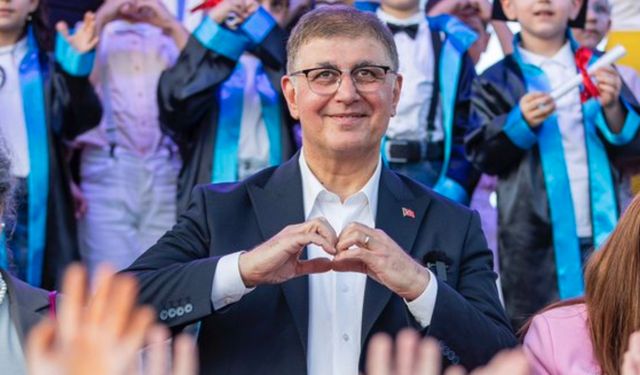 Başkan Tugay’dan çocuklara mesaj: Gözlerinizdeki ışık umut veriyor