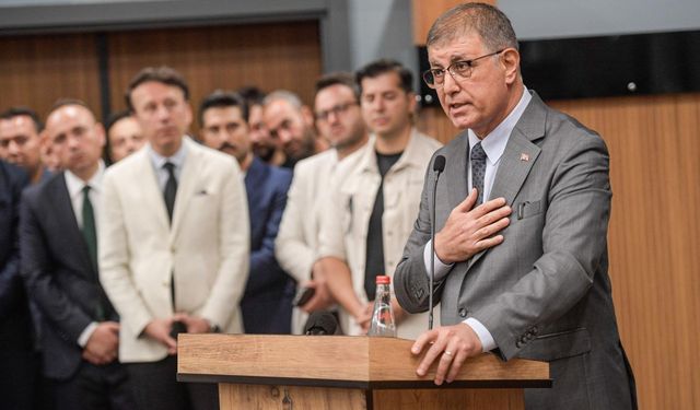 Başkan Tugay personelle bayramlaştı: Daha çok çaba göstermemiz gerekiyor