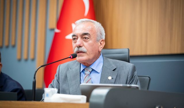 İzBB Başkan Vekili İnanç’tan AKP’ye işçi çıkarma yanıtı: Bu yaptığınıza ‘kurtla yiyip, çobanla ağlaşmak’ derler