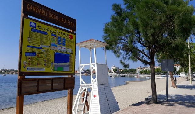 Bu halk plajı İzmirli ailelerin ilk tercihi: Kumlu denizine toplu taşımayla kolayca ulaşabilirsiniz