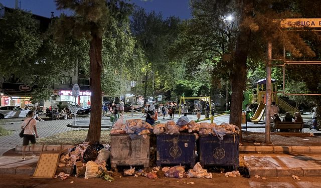 Buca'daki çöp yığınlarına vatandaşlardan tepki: Biz niçin katı atık bedeli ödüyoruz?