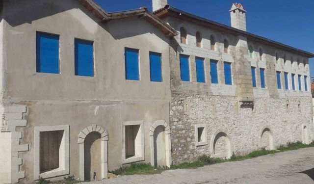 Çeşme’nin en büyük konağı: Şekerci Osmanağa Konağı ziyaretçileri hayran bırakıyor