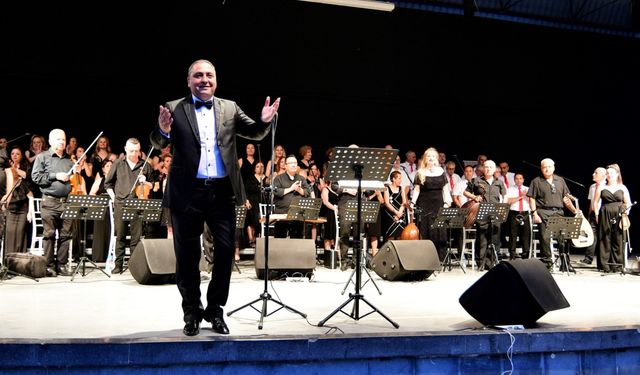 Bornova'da unutulmaz konser: 28 eser seslendirildi