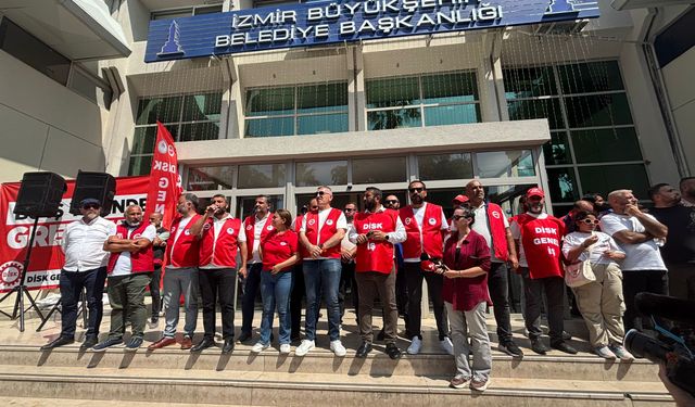 İzmir'de grev sürüyor | Topal’dan ilçe belediye başkanlarına çağrı: Herkes kendi çöplüğüne baksın!