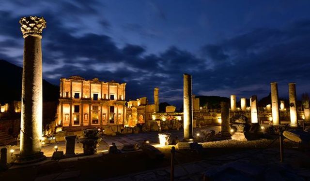 İzmir’de gece müzeciliği başlıyor: Efes Örenyeri 4 Haziran’dan itibaren yaz akşamlarına hazır