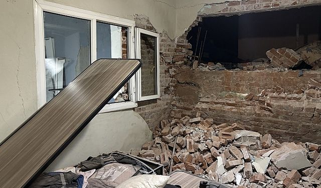 Tünel çalışması sırasında bir evin duvarı yıkılmıştı: İzmir Büyükşehir'den açıklama geldi