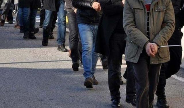İzmir’de FETÖ operasyonu: 5 kişi adli kontrolle serbest bırakıldı