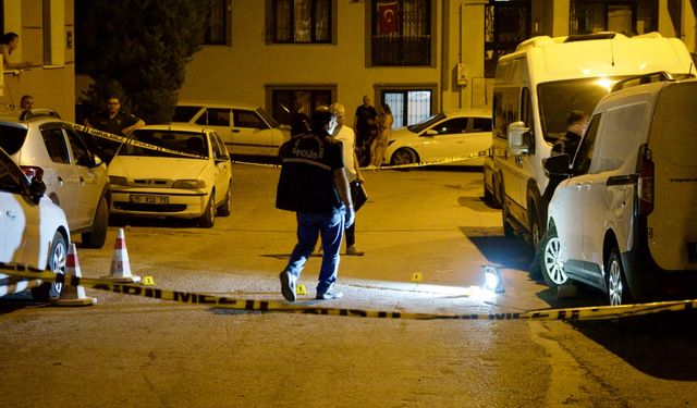 İzmir’de alacak verecek kavgası kanlı bitti: 24 yaşındaki genç hayatını kaybetti, şüpheli firarda