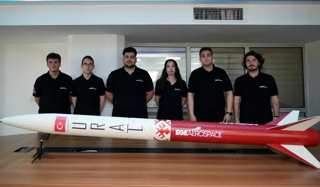 İzmir'de gençlerden büyük başarı: Yaptıkları roket ile ABD'de yarışacaklar