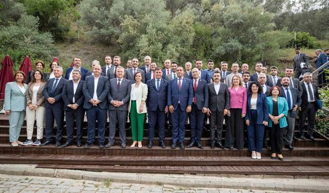İzmir’de başkanlardan Tugay’a destek!