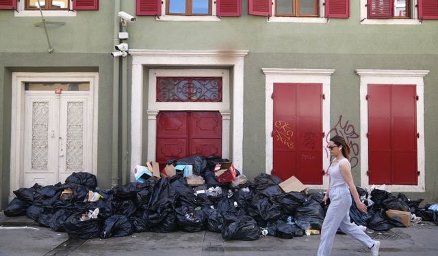 İzmir'de grev dördüncü gününde: Çevre kirliliği arttı