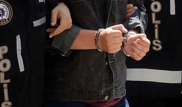 İzmir’de iki adrese baskın: Firari 2 hükümlü yakalandı