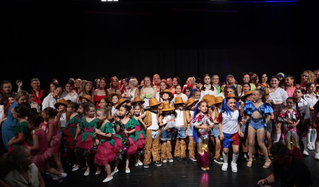 Konak’ta sanat dolu günler: Kursiyerlerin yıl sonu performansları