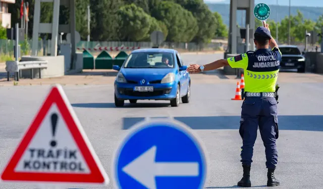 Otoyol jandarmaları iş başında: İzmir'de denetimler başladı