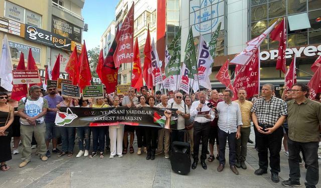 İzmir’de vicdan nöbeti: Madleen Gemisi’ne müdahale hukuk ihlalidir