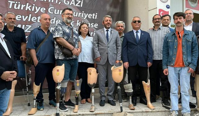 Şehit ailelerinden 'Terörsüz Türkiye' sürecine tepki: Halka sorulsun, referandum yapılsın