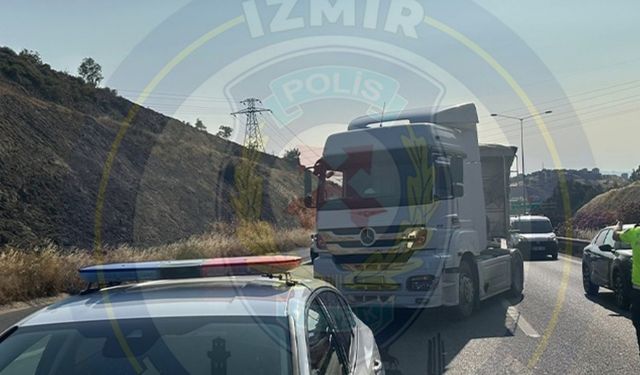 İzmir Otoyolu'nda araç arızası trafiği kilitledi: Yola çıkacak İzmirliler dikkat, 1,5 kilometrelik yoğunluk oluştu