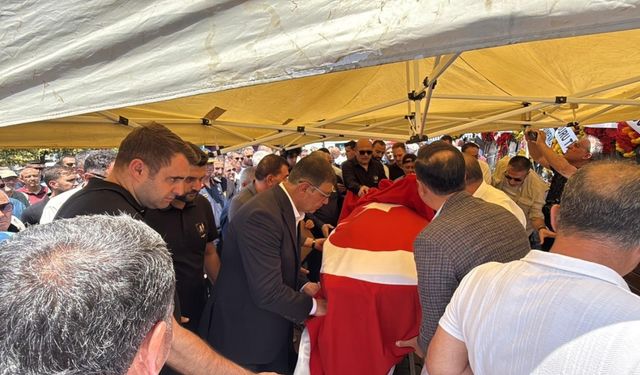 İzmir esnafının acı kaybı: Salih Yiyitalp son yolculuğuna uğurlandı