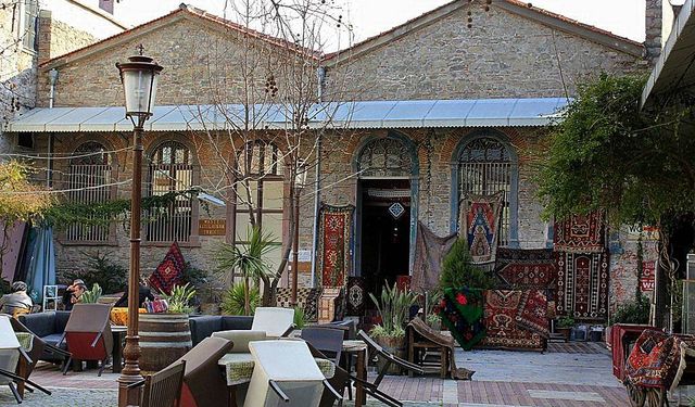 İzmir Kemeraltı’nda görülmesi gereken tarihi nokta: Zamana karşı direniyor