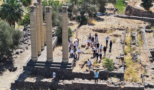 İzmir'in binlerce yıllık tarihi burada yatıyor: Başkan Tugay çalışmaları inceledi