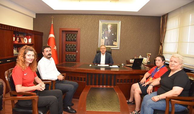 Karşıyaka'lı sporcudan Avrupa'da çifte başarı