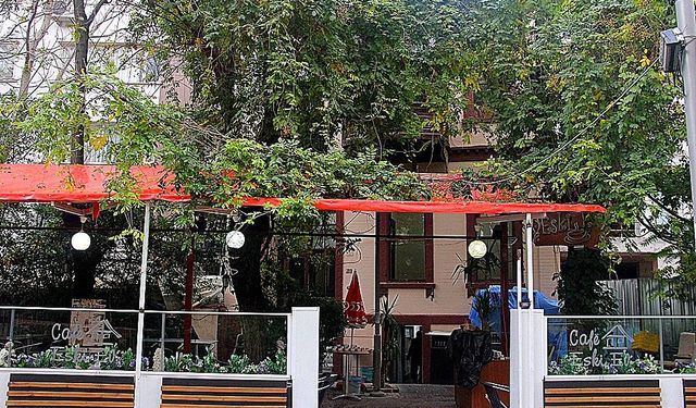 Ahşap cumbası, ferforje detayları dikkat çekiyor: İzmir 200 yıllık tarihi mirası
