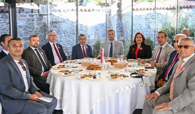 Bornova'dan Türkiye'ye örnek proje: Muhtarlar için akademik seferberlik