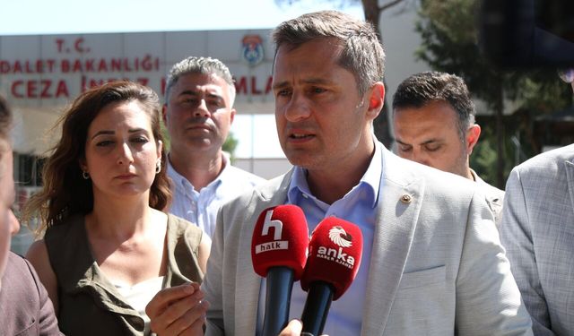 Deniz Yücel'den flaş açıklama:  Soyer, Tugay'ın durdurduğu proje yüzünden cezaevinde