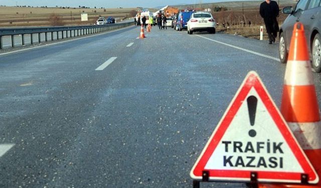 İzmir’de iki motosiklet çarpıştı, trafik kilitlendi: Çalışmalar sürüyor