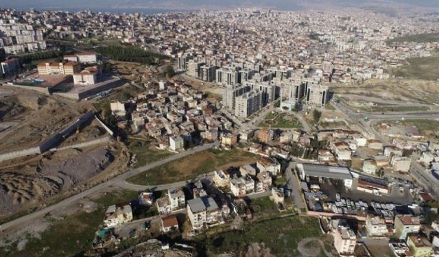 İzmir’de mahkemelik olan planlar yeniden askıda