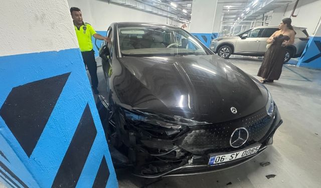 İzmir'de vale 7 milyon TL’lik aracı duvara çarptı: Otelden gelen yanıt şaşırttı!