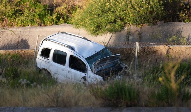 İzmir’de mucize kurtuluş: Uçuruma yuvarlanan araçtan sağ çıktı