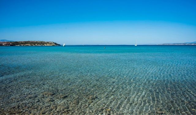 İzmir’in pırlanta gibi plajı: Girişi ücretsiz, suyu tertemiz, ulaşımı kolay