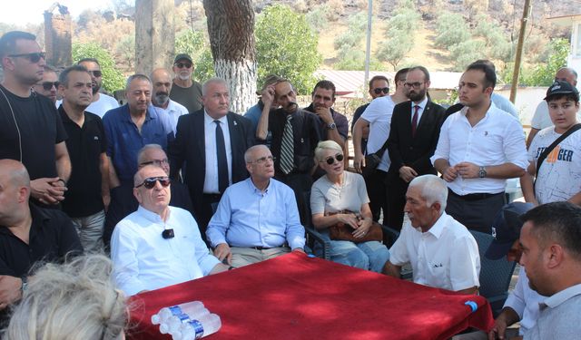 Ümit Özdağ, Ödemiş’teki yangın bölgesini ziyaret etti
