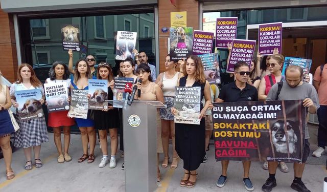 İzmir Barosu'ndan "Katliam Yasası" açıklaması: Hayvanların yaşam hakkına saldırının önünü açtı