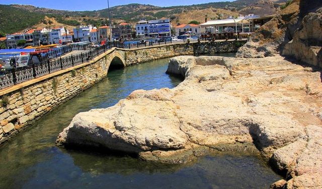 Phokaia’da binlerce yıllık sırlar: Kybele ve Athena’nın kutsal nişleri gün yüzüne çıkıyor