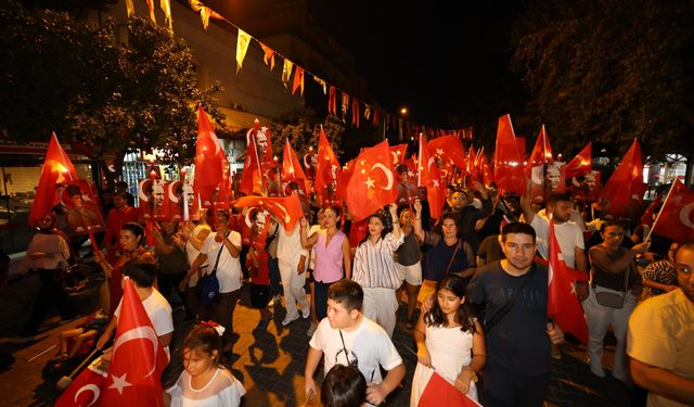 Efes Selçuk'ta bayram coşkusu: Kutlama etkinliklerine yoğun ilgi