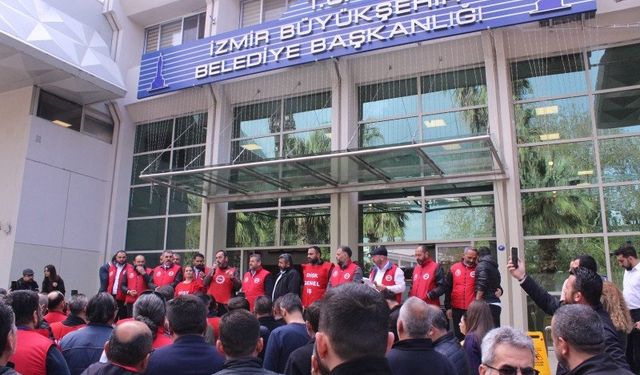 İzmir Büyükşehir işçilerini sevindiren haber: Ek protokol tamam, yeni iyileştirmeler geliyor!