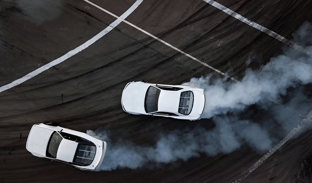 İzmir'de drift çılgınlığı: Vatandaşın canını tehlikeye attı, o anlar kamerada!