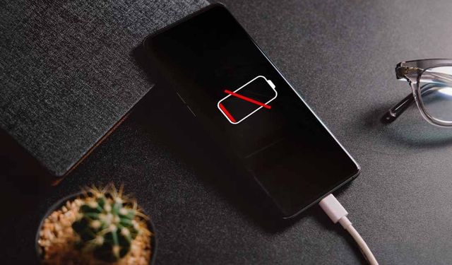 Akıllı telefon kullanıcıları dikkat: Yanlış şarj alışkanlıkları masrafı artırıyor