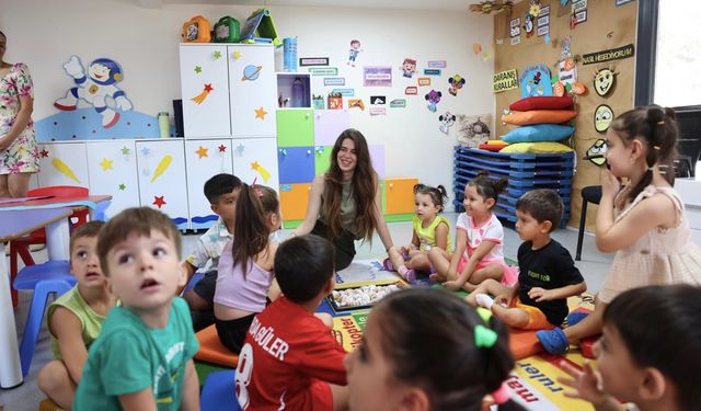 Yuvamız Çeşme kreşinde neşeli anlar: Başkan Denizli, miniklerle buluştu