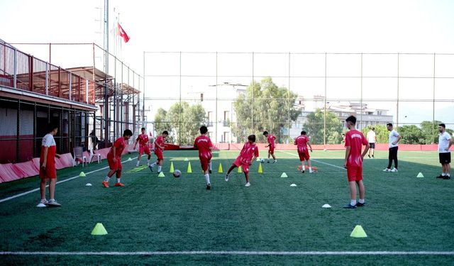 İzmirli çocuklar spora doyacak: 13 branşta kurslar devam ediyor!