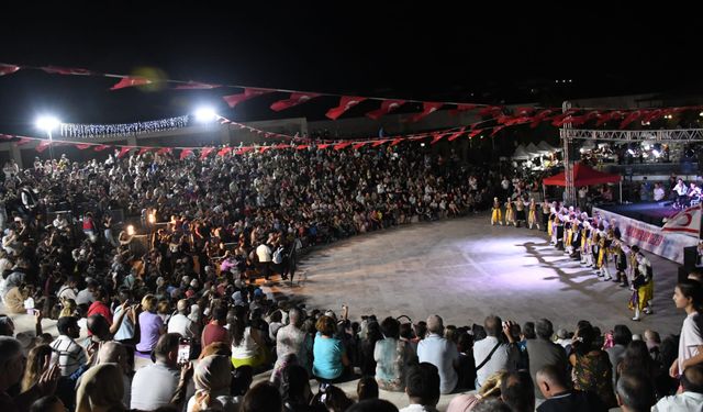 Dansın kalbi İzmir'de attı: 8 ülkeden sanatçılar sahne aldı!