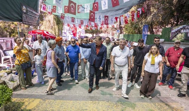 11. Payamlı Bardacık Festivali Güzelbahçe’de başladı: Büyükşehir Payamlı’nın ürünlerini alacak